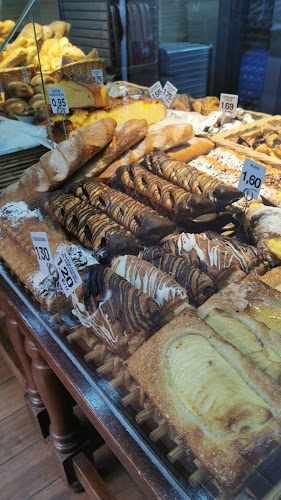 Fotografia tomada fuera de MacxiPa - Panadería en Santa Coloma de Gramenet, Barcelona