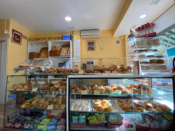 Fotografia tomada fuera de Panadería Guisselle Dulce Pan - Panadería en Madrid, Madrid