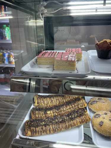 Fotografia tomada fuera de Panamericana - Panadería en San Juan de Aznalfarache, Sevilla