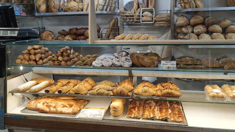 Fotografia tomada fuera de forn de pa Gavaldà - Forn de pa en Avinyó, Barcelona