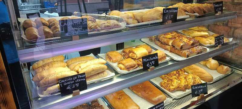 Fotografia tomada fuera de Cachitos Chacaíto - Panadería en Madrid, Madrid