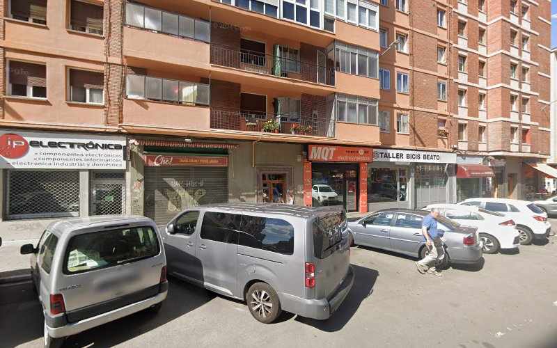 Fotografia tomada fuera de Fresa y Chocolate Obrador Artesano - Pastelería en Vitoria-Gasteiz, Álava