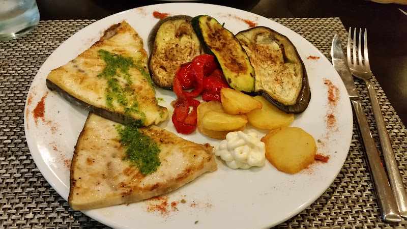 Fotografia tomada fuera de Restaurante Velázquez - Cafeteria en Alzira, Valencia