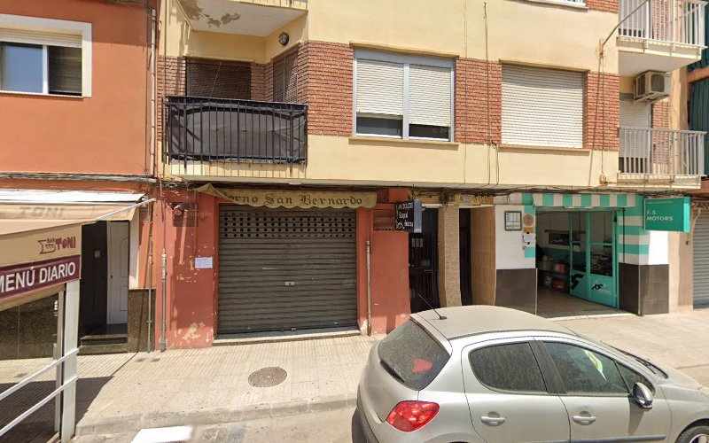 Fotografia tomada fuera de Horno Raquel Sierra - Panadería en Alzira, Valencia