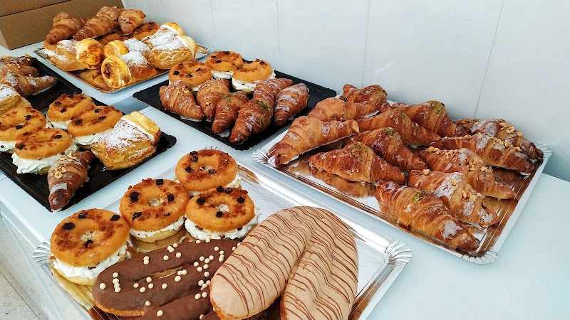 Fotografia tomada fuera de Cremoso - La Casa del Panettone - - Pastelería en Moratalla, Murcia