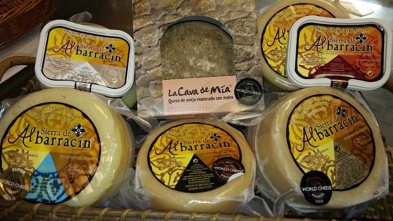 Fotografia tomada fuera de despacho de pan Tomasa - Panadería en Montalbán, Teruel