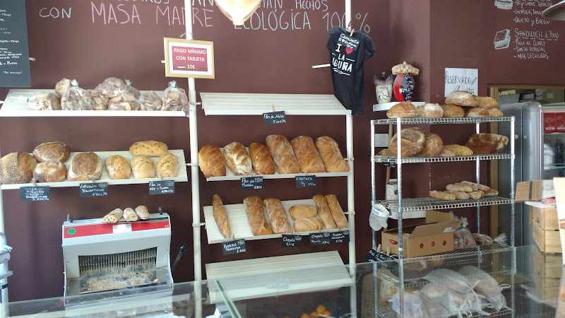 Fotografia tomada fuera de Madreamiga Teruel - Panadería en Madrid, Madrid