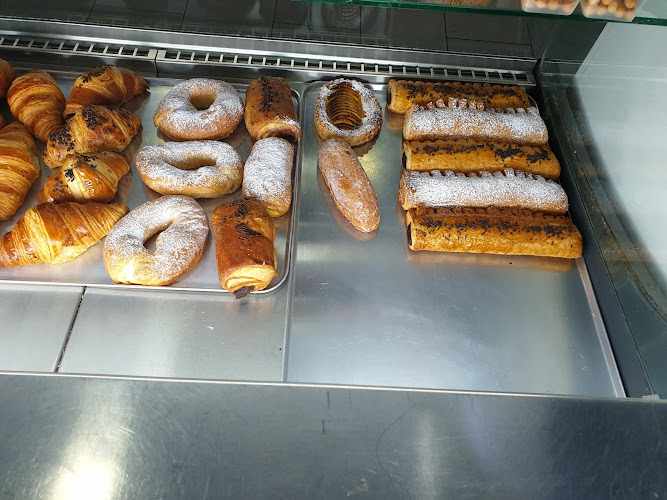 Fotografia tomada fuera de OUASS | Forn de Pa - Cafeteria - Forn de pa en Sant Adrià de Besòs, Barcelona