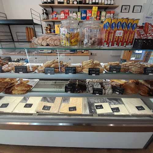 Fotografia tomada fuera de Pastelería América II - Pastelería en Madrid, Madrid