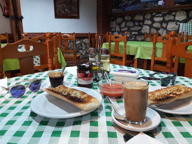 Fotografia tomada fuera de Restaurante Asador Casa Parri - restaurantes en Poveda de la Sierra, Guadalajara