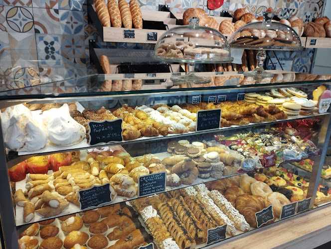 Fotografia tomada fuera de MIGAS Panaderos - Panadería en Olesa de Montserrat, Barcelona