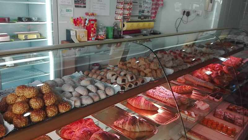 Fotografia tomada fuera de Pastelería Perarnau - Pastisseria en Olesa de Montserrat, Barcelona