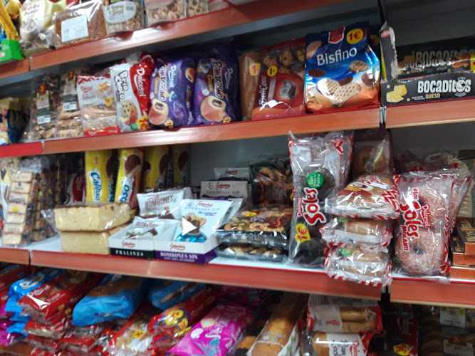 Fotografia tomada fuera de Panaderia Supermarket Open shop - Panadería en Torrevieja, Alicante