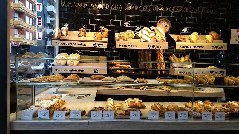 Fotografia tomada fuera de Panadería / CAFETERÍA Granier - Panadería en Torrevieja, Alicante