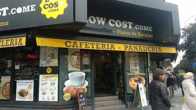Fotografia tomada fuera de Low Cost.Come - Panadería en Madrid, Madrid