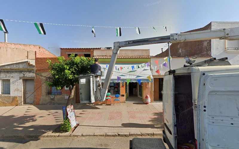 Fotografia tomada fuera de Golosinas Mn - Tienda de golosinas en Torremejía, Badajoz