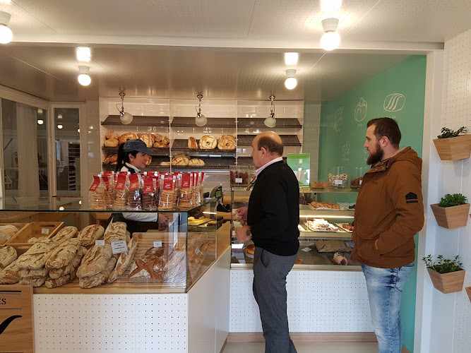 Fotografia tomada fuera de Pan da Moa ~ Obradoiro Moscoso Moure - Panadería en Santiago de Compostela, A Coruña