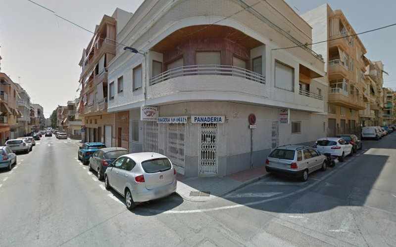 Fotografia tomada fuera de Panadería San Andrés - Panadería en Santa Pola, Alicante