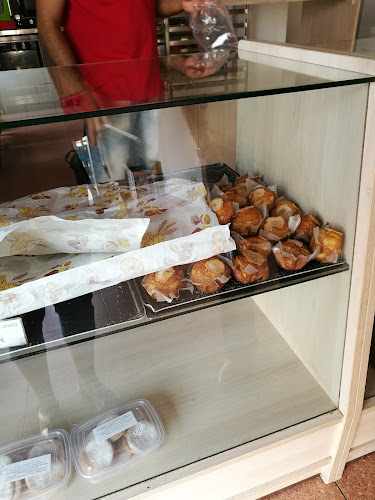 Fotografia tomada fuera de Panadería Forn Santi - Forn de pa en Santa Pola, Alicante
