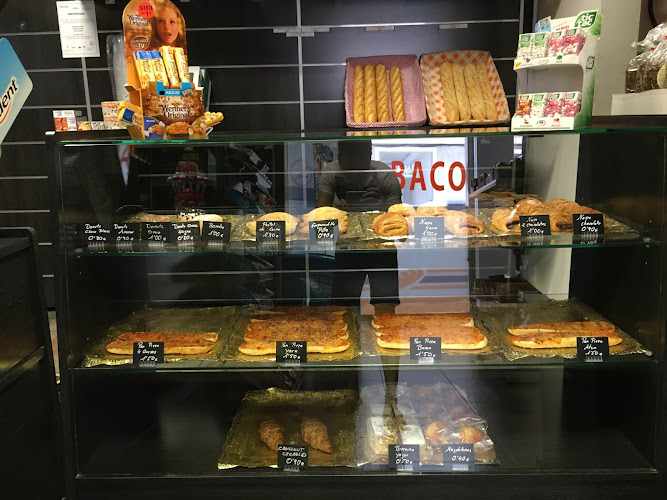 Fotografia tomada fuera de Tu tienda 24 Horas - Supermercado en Santa Pola, Alicante