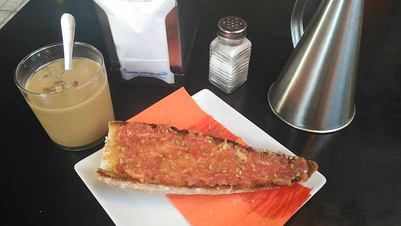 Fotografia tomada fuera de Panaderia Cafeteria Garri - Panadería en Santa Pola, Alicante