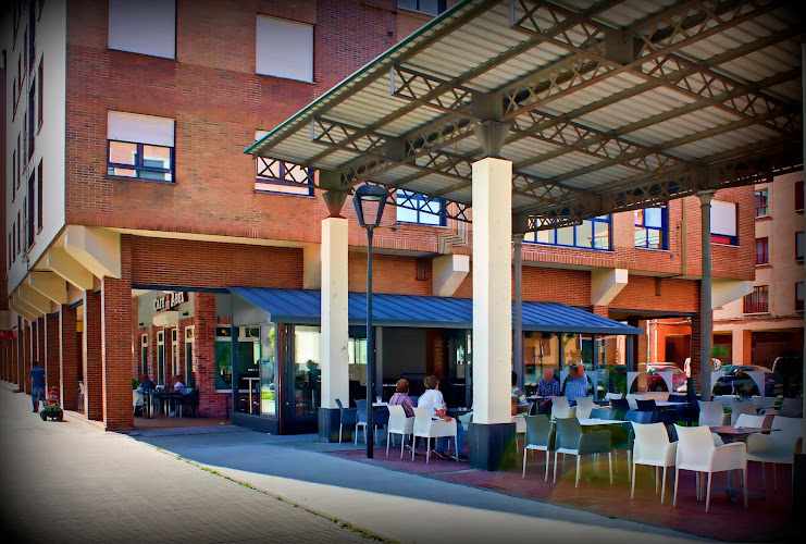 Fotografia tomada fuera de Café de Abel - cafeterías en San Martín del Rey Aurelio, Asturias