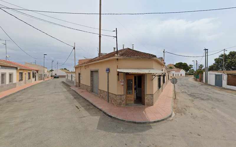 Fotografia tomada fuera de Panadería Los Pinos - Panadería en San Javier, Murcia