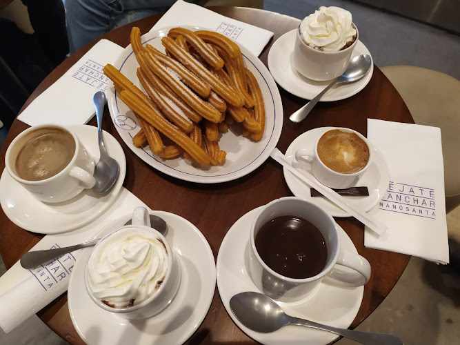 Fotografia tomada fuera de Churrería Manosanta - Churrería en Madrid, Madrid