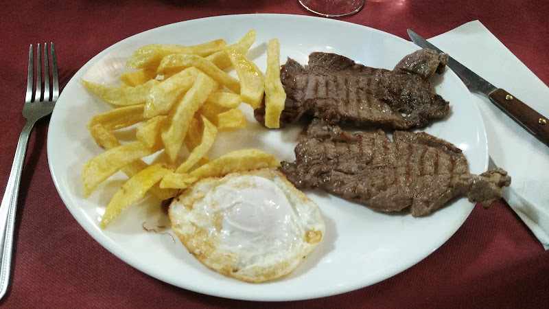Fotografia tomada fuera de Hostal Mesón El Gallo - restaurantes en Mansilla de las Mulas, León