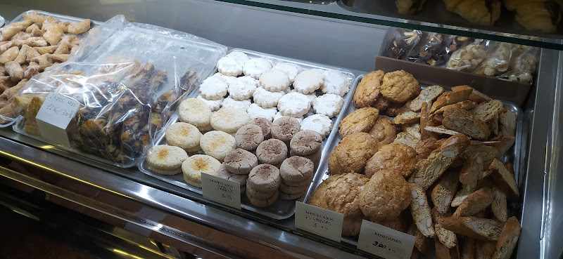 Fotografia tomada fuera de Horno Pastelería Loli - Panadería en Quart de Poblet, Valencia