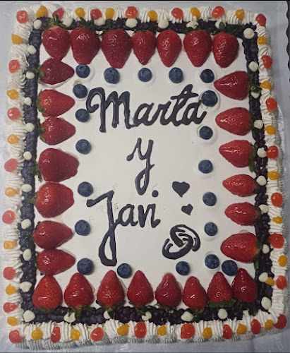 Fotografia tomada fuera de panaderia y pasteleria Tombrio s.l - Panadería en Tombrío de Abajo, León