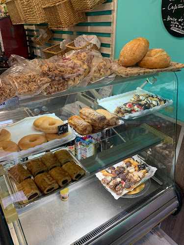 Fotografia tomada fuera de Obrador Cafeteria 1997 - cafeterías en Novés, Toledo