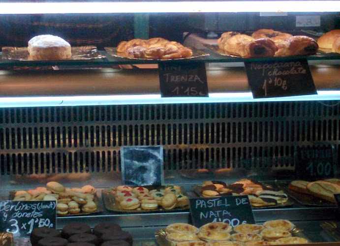 Fotografia tomada fuera de La Tahona de Dávila - Panadería en Santander, Cantabria
