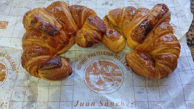 Fotografia tomada fuera de Horno Juan Sánchez Rozalén - Panadería en Aldaia, Valencia