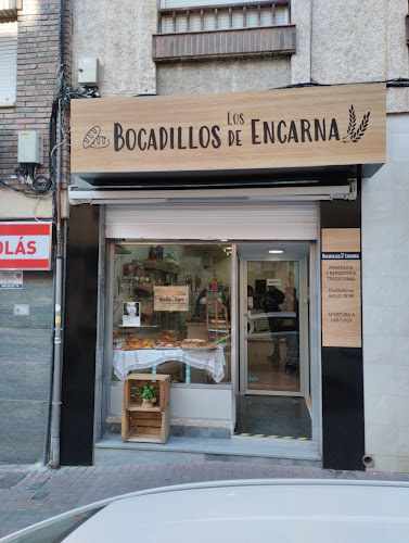 Fotografia tomada fuera de Los Bocadillos de Encarna - Panadería en Abarán, Murcia