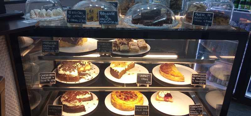 Fotografia tomada fuera de Dulce Azahar - Pastelería en Zafra, Badajoz