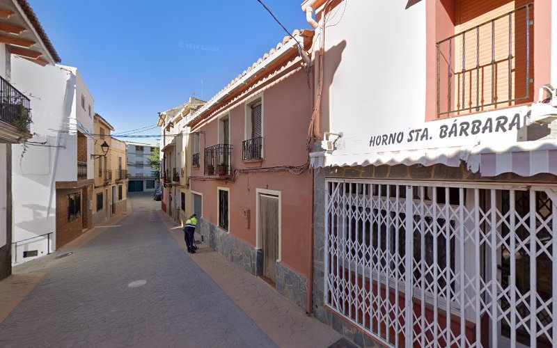 Fotografia tomada fuera de Horno Santa Bárbara - Panadería en Higueruelas, Valencia