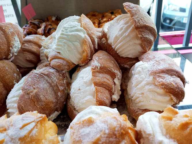 Fotografia tomada fuera de Pastelería y panadería J&P - Panadería en Fuenlabrada, Madrid