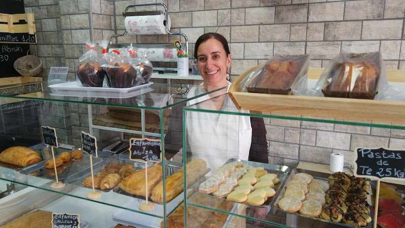 Fotografia tomada fuera de Pastelería Riccos - Pastelería en Fuenlabrada, Madrid