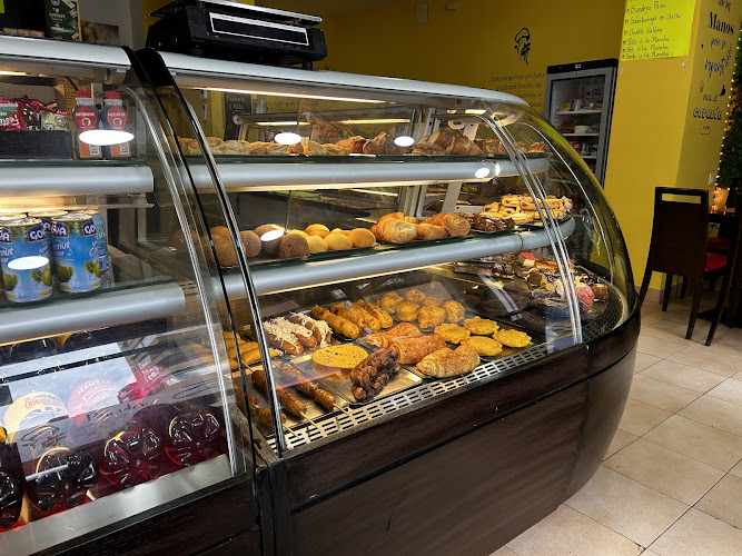Fotografia tomada fuera de Cafetería, Restaurante & Bar Saresan - cafeterías en Fuenlabrada, Madrid