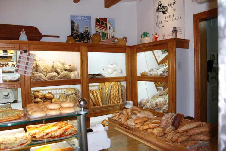 Fotografia tomada fuera de Horno de sa Plaza (menorca) - Forn de pa en Es Mercadal, Baleares