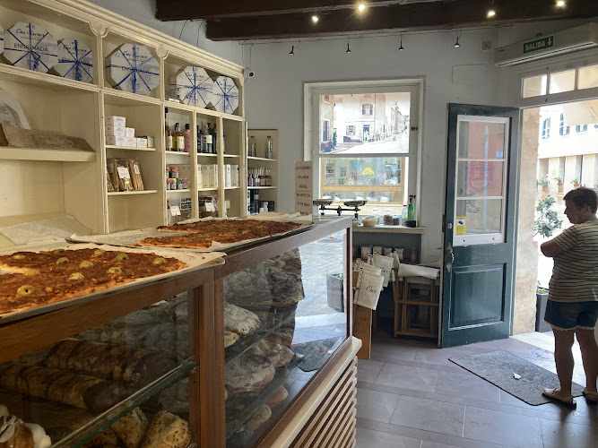 Fotografia tomada fuera de Cas Sucrer - Pastelería en Es Mercadal, Baleares