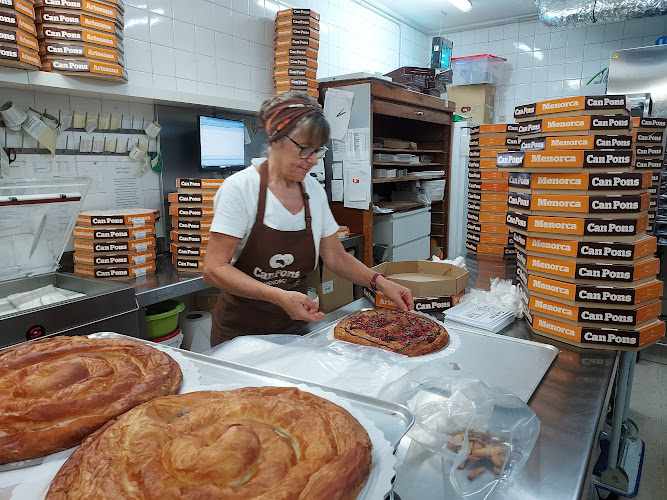 Fotografia tomada fuera de Ensaimadas Menorca Can Pons (Obrador) - Confectionery store en Es Mercadal, Baleares