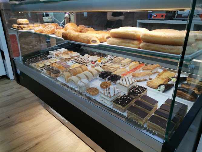 Fotografia tomada fuera de Delicias Manilva - Tienda de golosinas en Manilva, Málaga