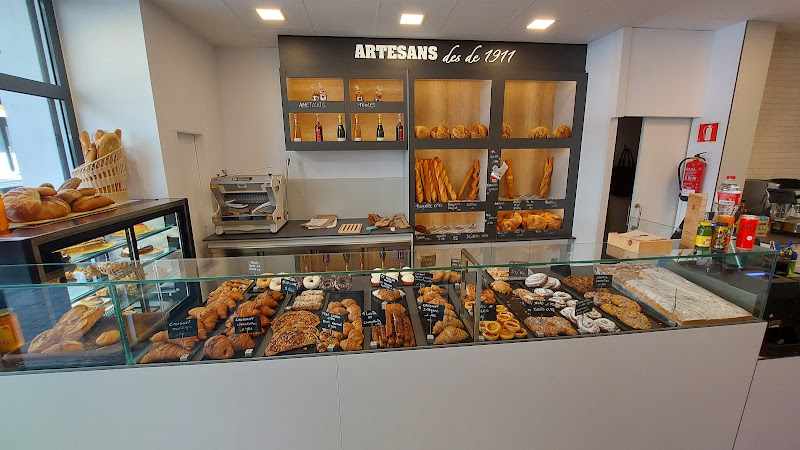 Fotografia tomada fuera de Pastelería Can Cairó - Pastisseria en Roses, Girona