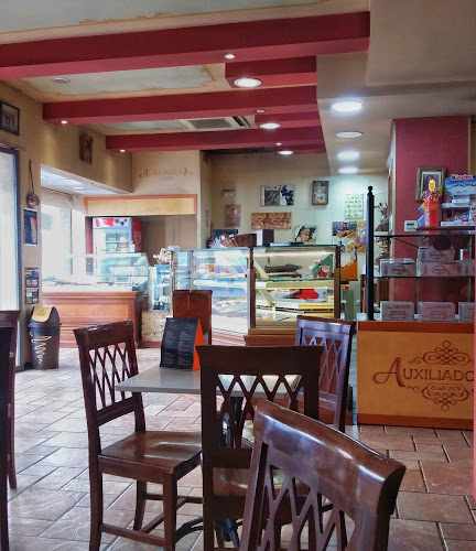 Fotografia tomada fuera de PASTELERÍA AUXILIADORA CAFETERÍA. - Pastelería en Linares, Jaén