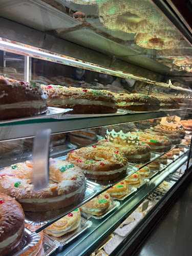 Fotografia tomada fuera de Pastelería Jomi - Pastelería en Leganés, Madrid