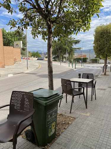 Fotografia tomada fuera de Panaderia/Cafeteria Lala - cafeterías en Sant Vicenç dels Horts, Barcelona