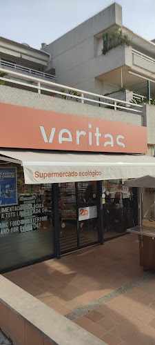 Fotografia tomada fuera de Veritas Andratx - Supermercado en Port d'Andratx, Baleares