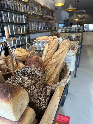 Fotografia tomada fuera de Nu market & coffee - Grocery store en Santa Ponça, Baleares